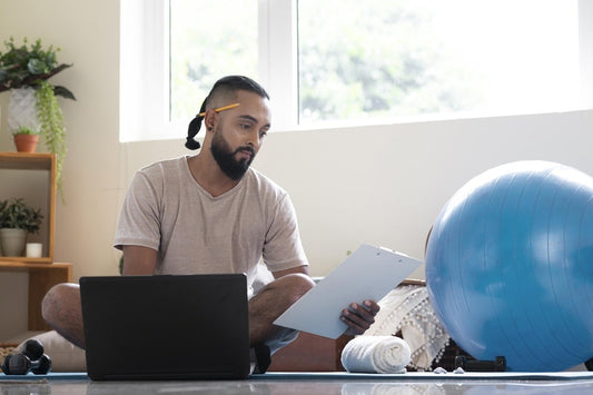🏋️♂️ Les bienfaits de la Swiss Ball pour renforcer son dos et améliorer son équilibre