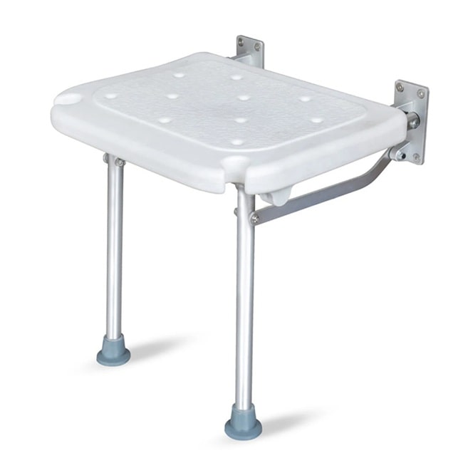 chaise de douche pliante sur fond blanc