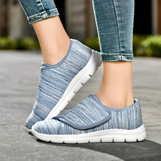ComfortRelax - Chaussures orthopédiques unisexes de couleur bleu et grise pour pieds sensibles, pieds enflés et larges – confort optimal et design ergonomique pour un soutien quotidien, disponibles sur Mr Bon Plan.