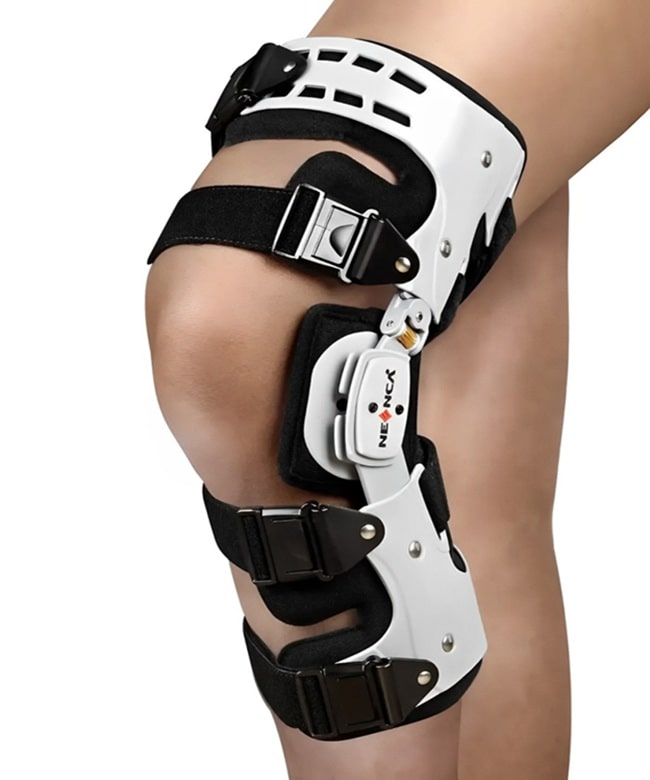 Attelle articulée pour le genou MaxSoutien, conçue pour offrir un soutien optimal et une stabilisation efficace des articulations du genou, idéale pour la rééducation et la protection, disponible chez Mr Bon Plan. Attelle gauche.