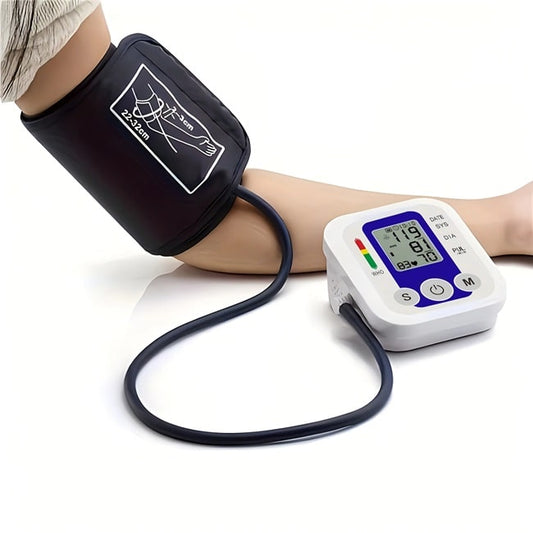 tensiomètre en action installé sur le bras d'un patient